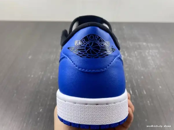 705329-004 Low Jordan (2015) Royal 1 Retro 0325